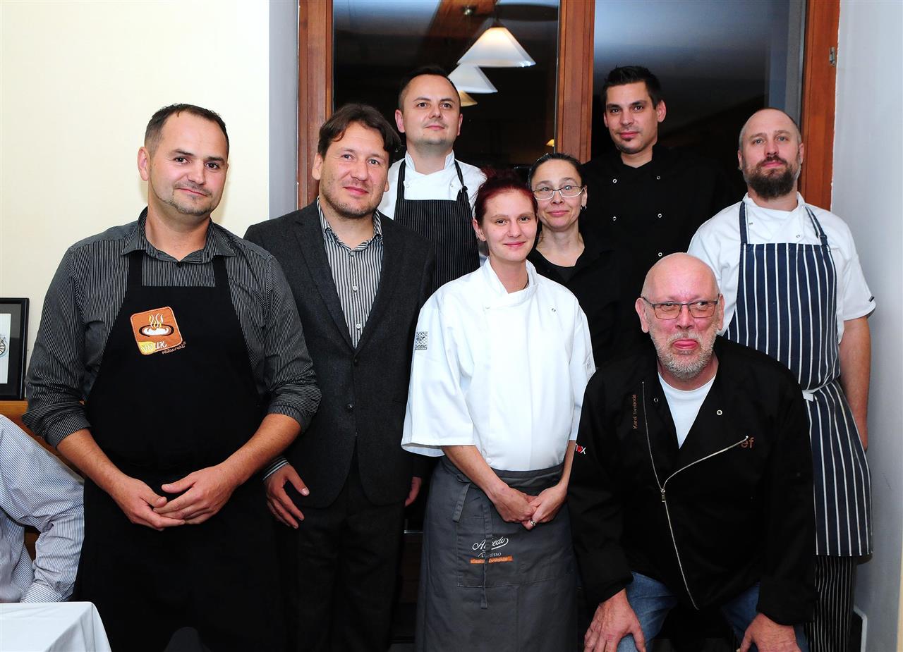Realizační tým degustace: M. Vnuk, K. Svoboda - Gastronox, D. Keřlík - sommelier a další